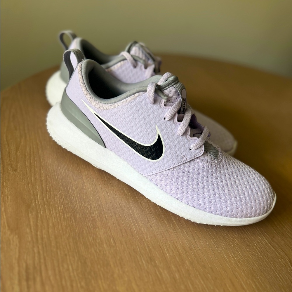 Nike Women’s Golf Shoes Size 6 1/2